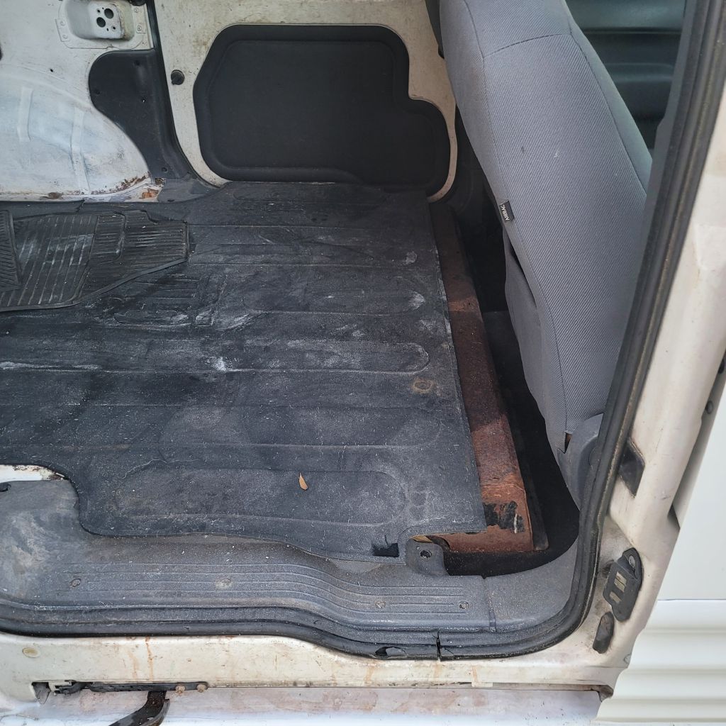 Photo 7 of this FORD TRANSIT CONNECT