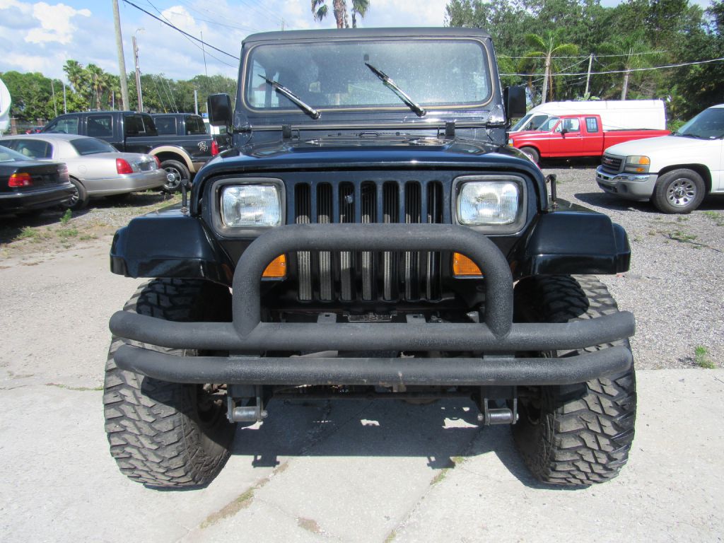 Photo 2 of this JEEP WRANGLER / YJ