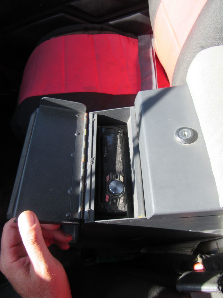 Photo 6 of this JEEP WRANGLER / YJ