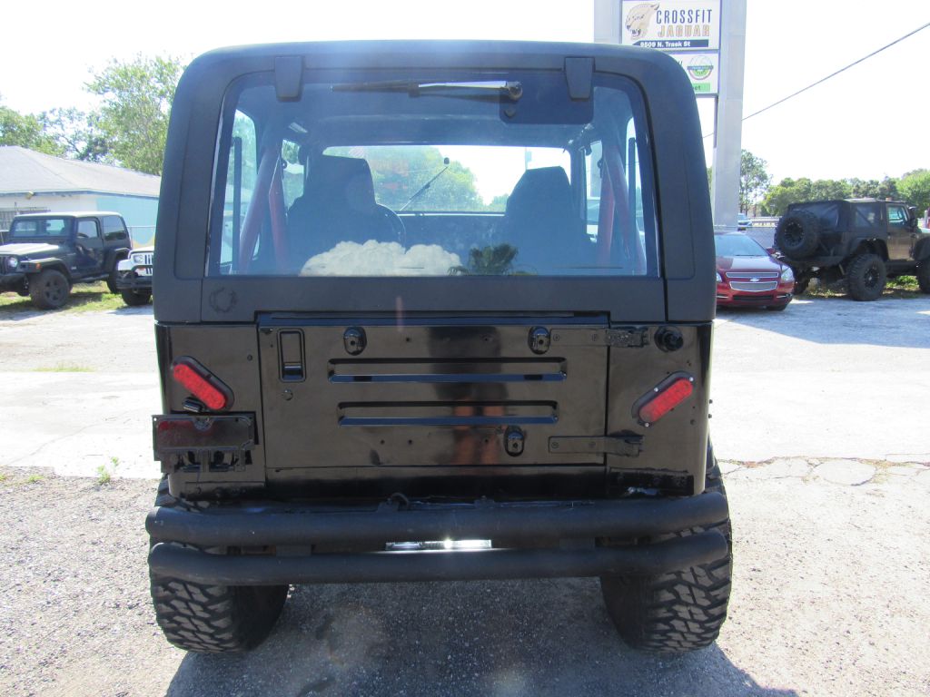 Photo 9 of this JEEP WRANGLER / YJ