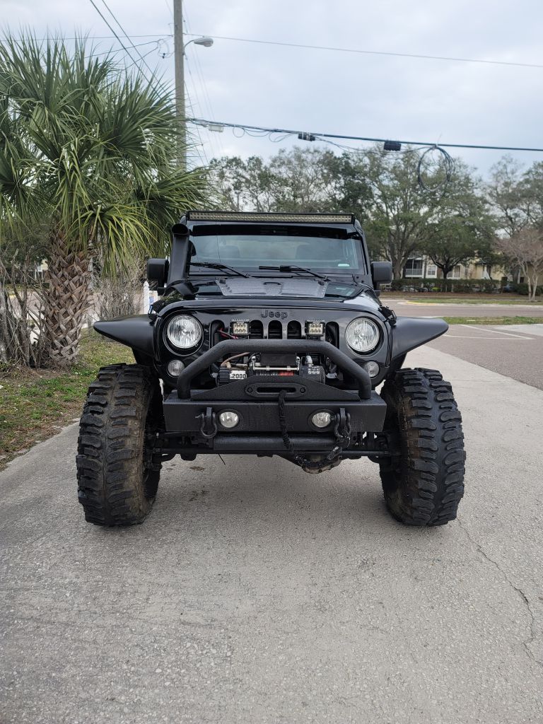 Photo 2 of this JEEP WRANGLER