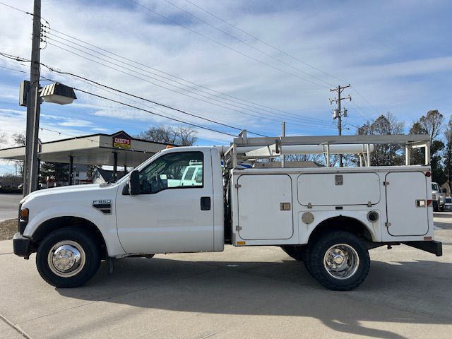 Additional photo of vehicle.