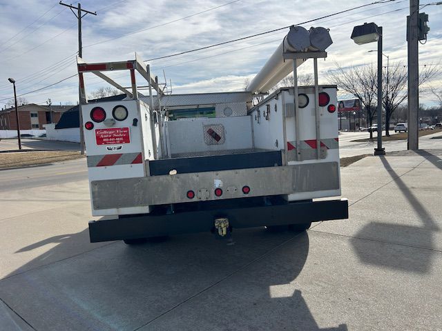 Additional photo of vehicle.