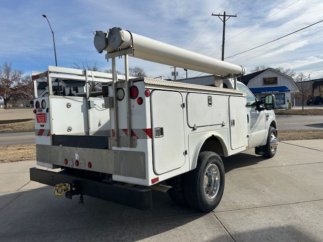 Additional photo of vehicle.