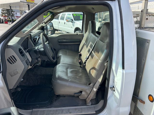 Additional photo of vehicle.