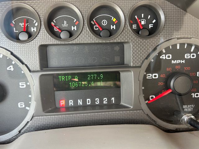 Additional photo of vehicle.