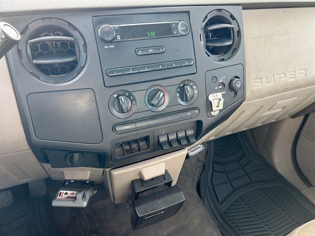 Additional photo of vehicle.