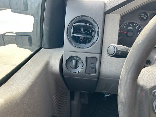 Additional photo of vehicle.