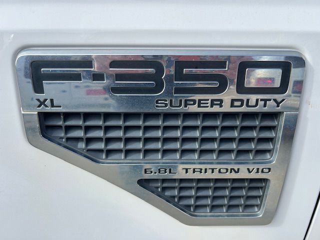 Additional photo of vehicle.