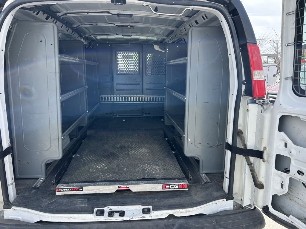 Additional photo of vehicle.