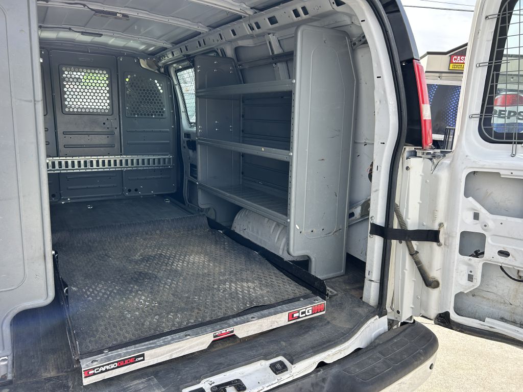 Additional photo of vehicle.