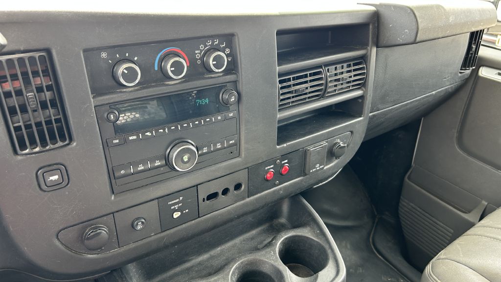 Additional photo of vehicle.