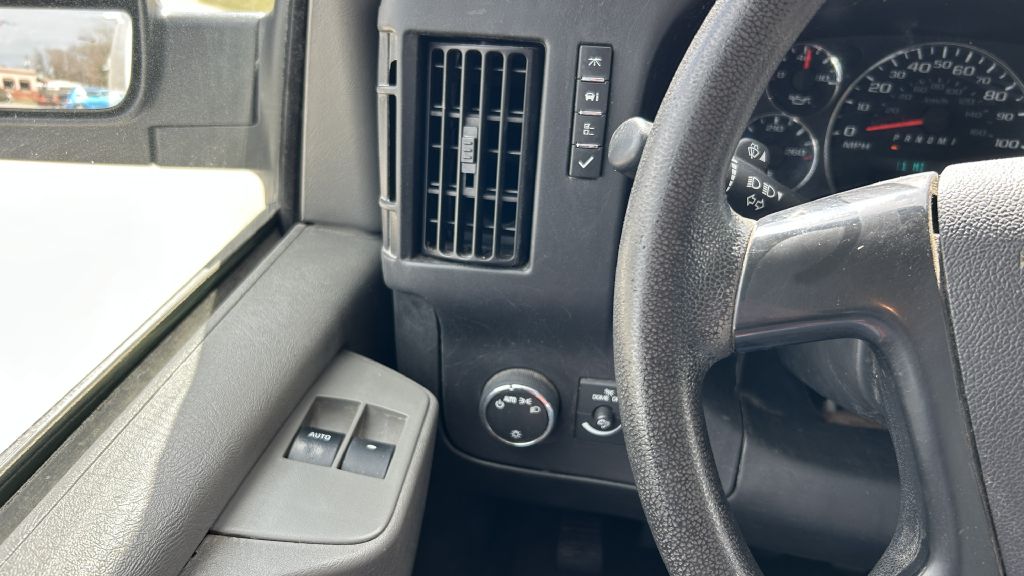 Additional photo of vehicle.