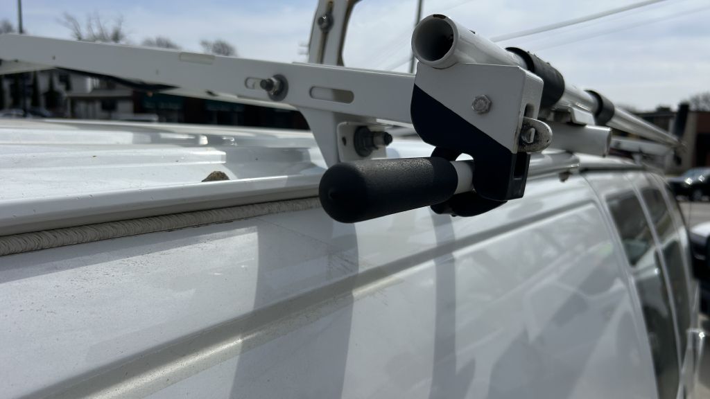 Additional photo of vehicle.