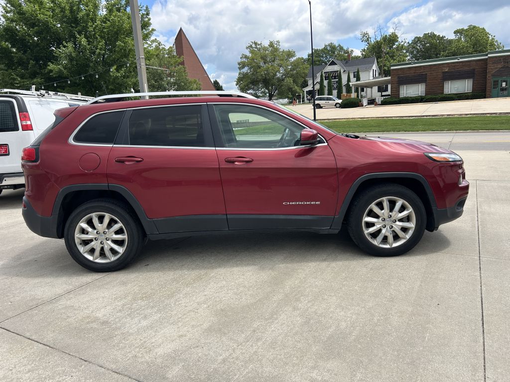 Photo of 2016 JEEP CHEROKEE