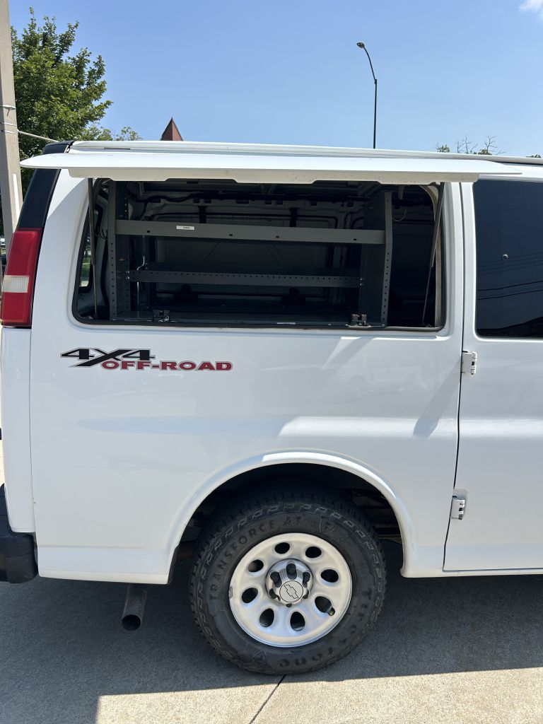 Additional photo of vehicle.