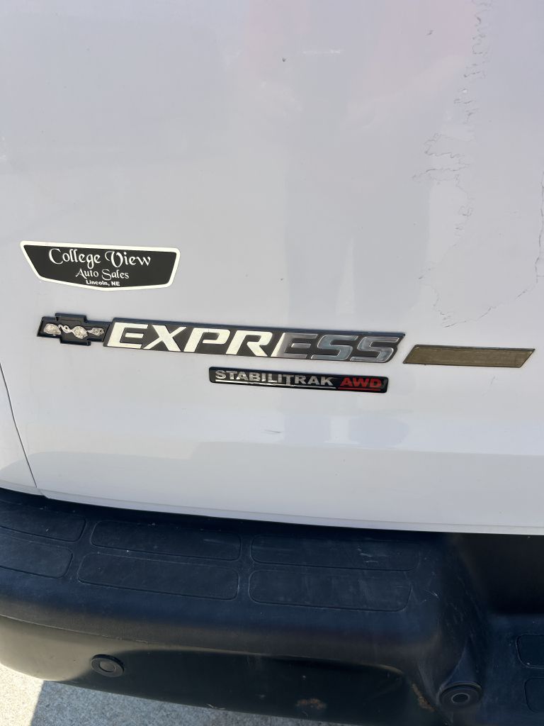 Additional photo of vehicle.