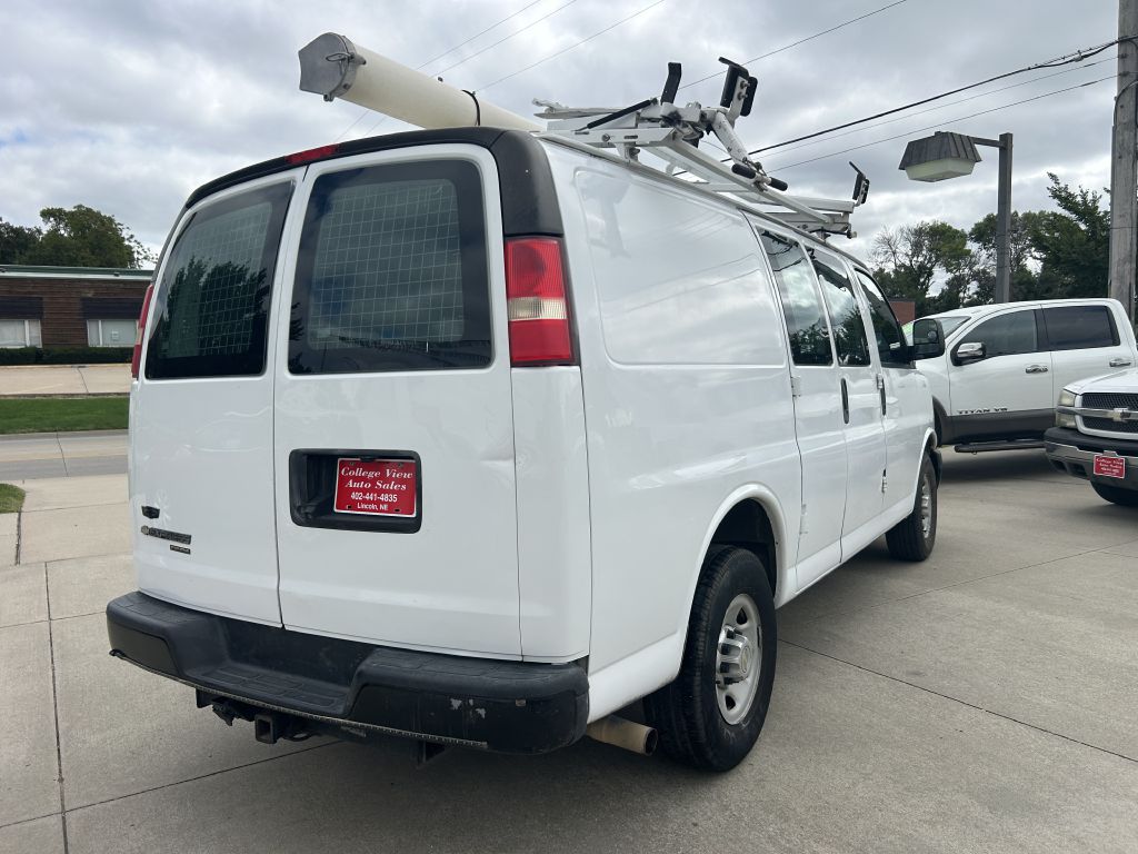 Additional photo of vehicle.