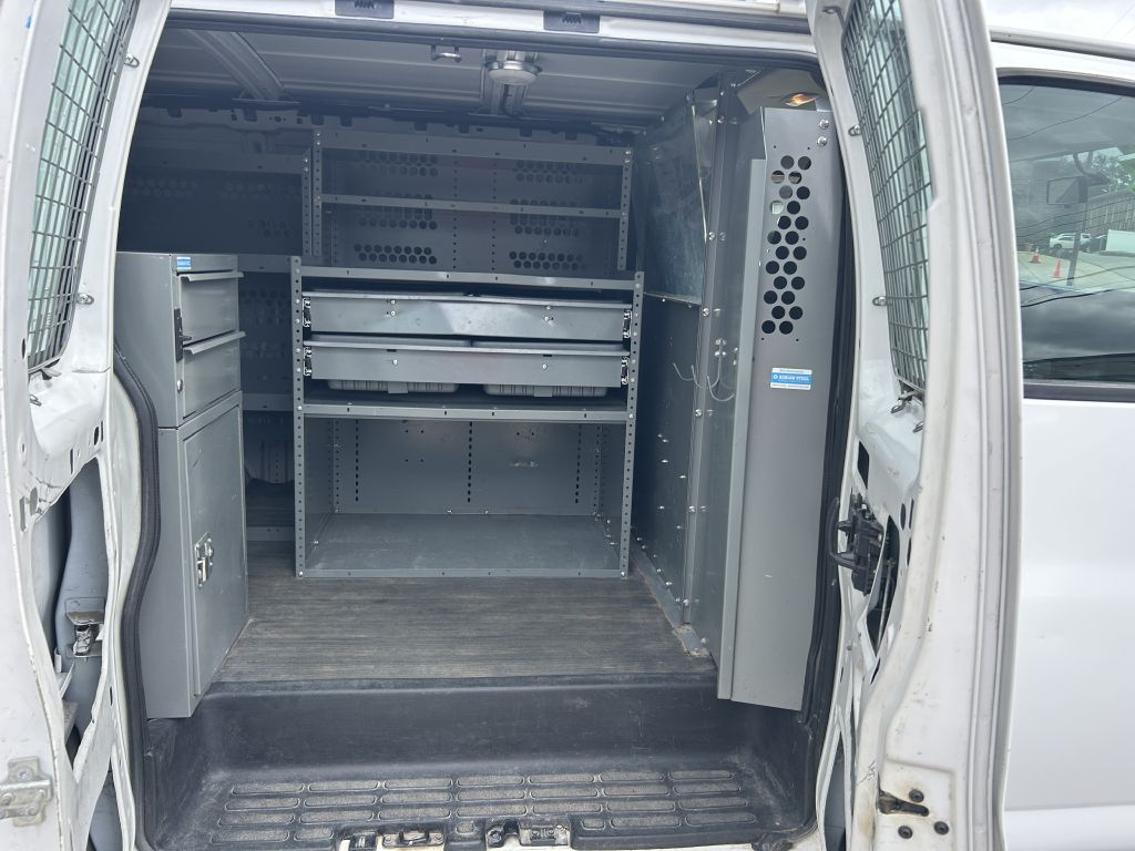 Additional photo of vehicle.