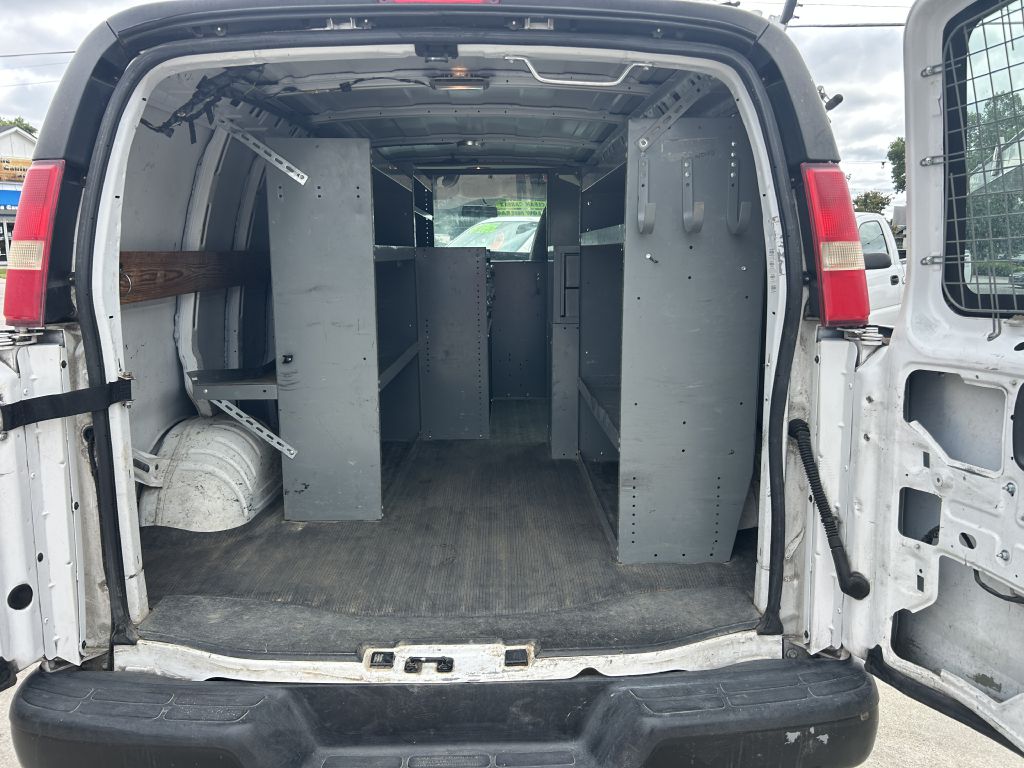 Additional photo of vehicle.