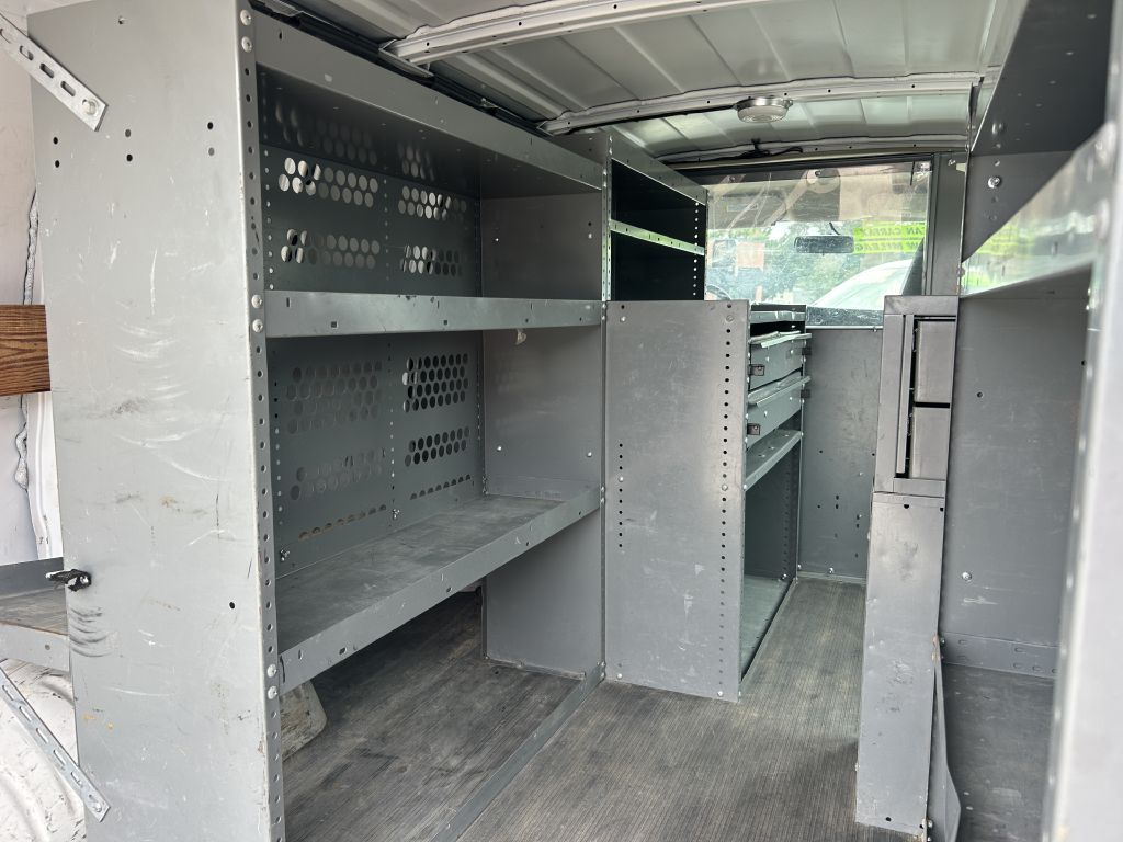 Additional photo of vehicle.