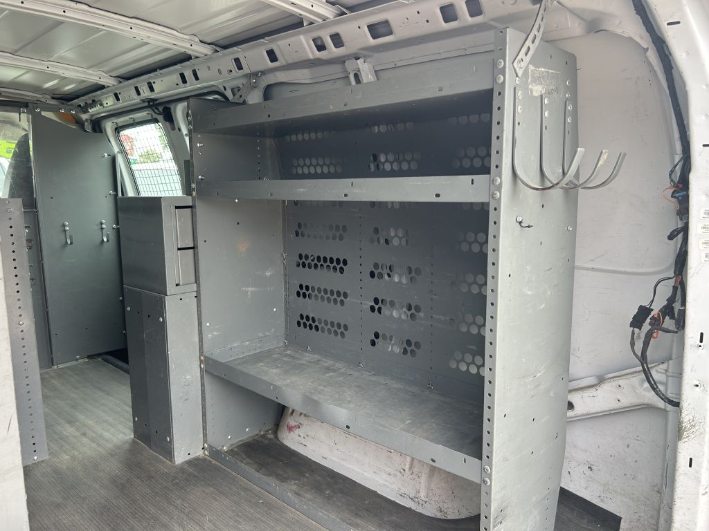 Additional photo of vehicle.