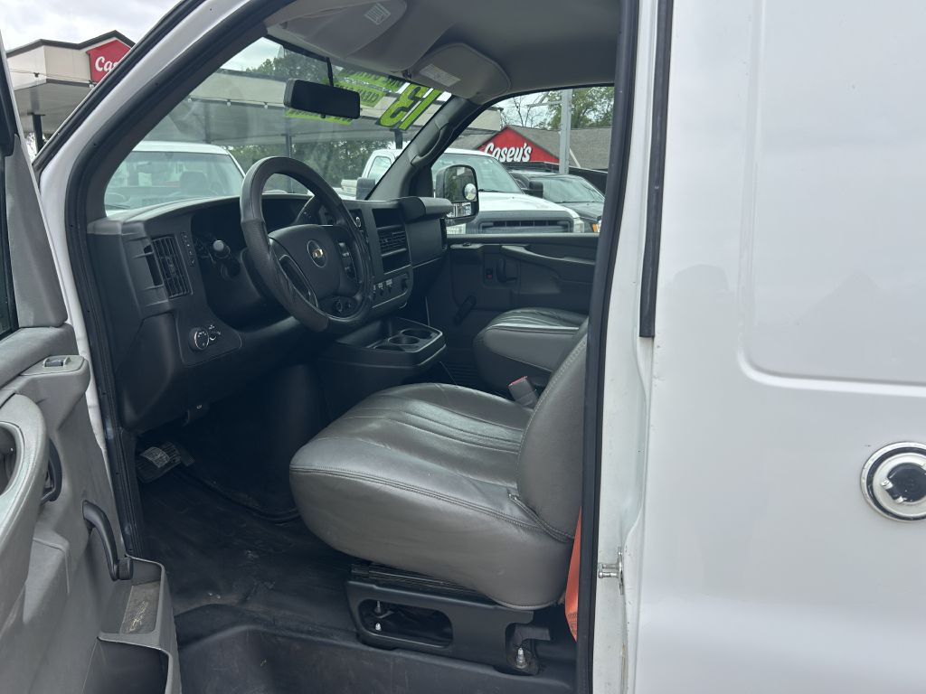 Additional photo of vehicle.