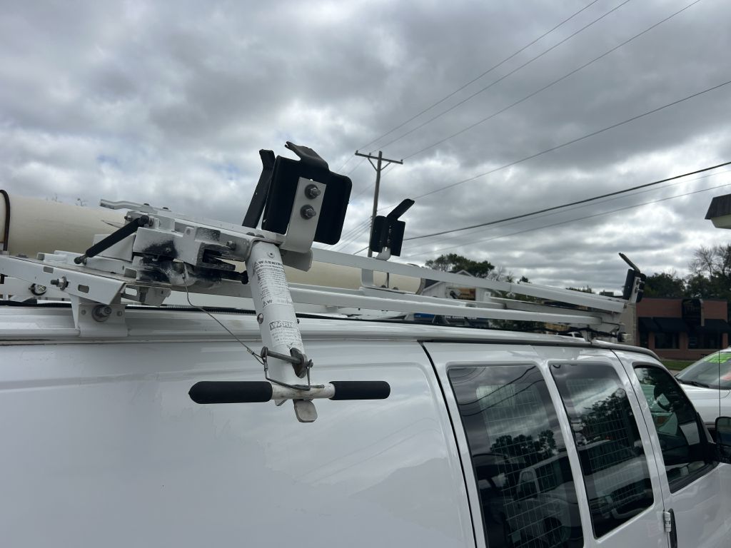 Additional photo of vehicle.