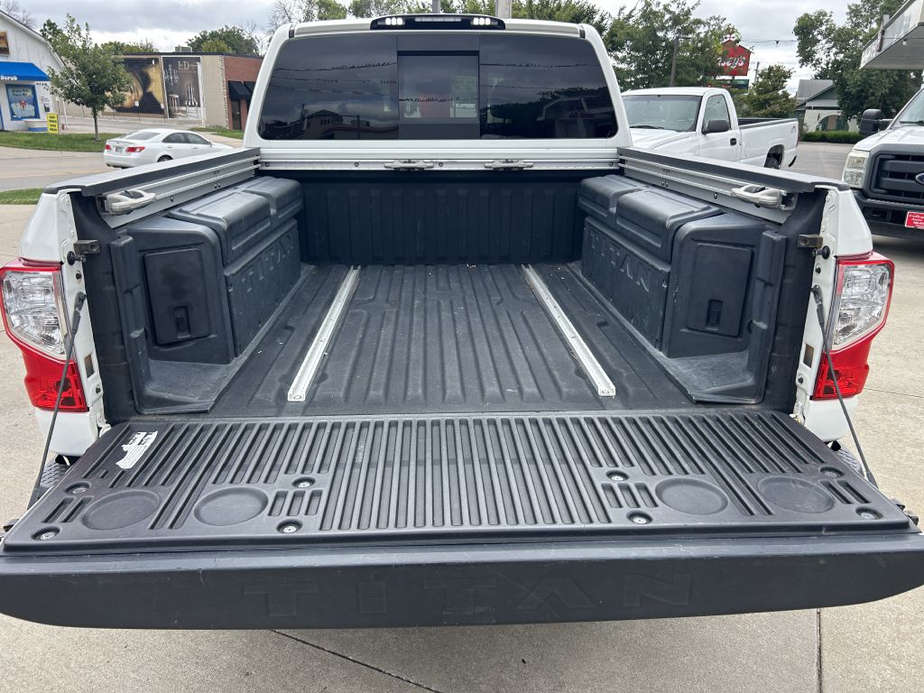 Photo 9 of this NISSAN TITAN