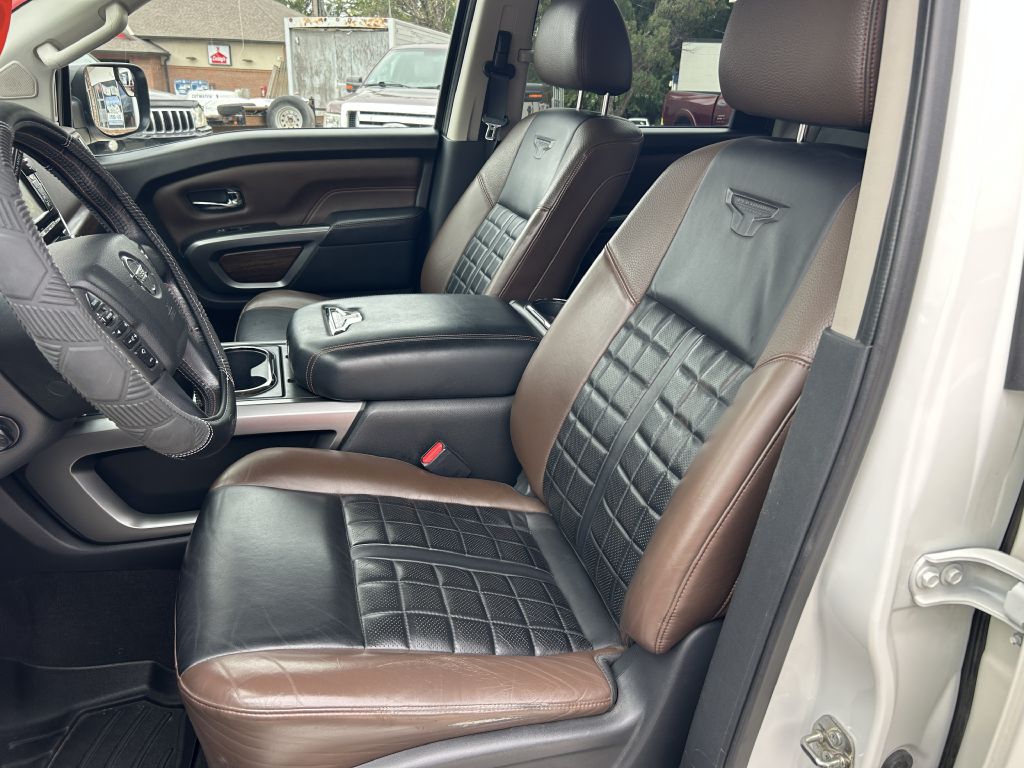 Photo 12 of this NISSAN TITAN