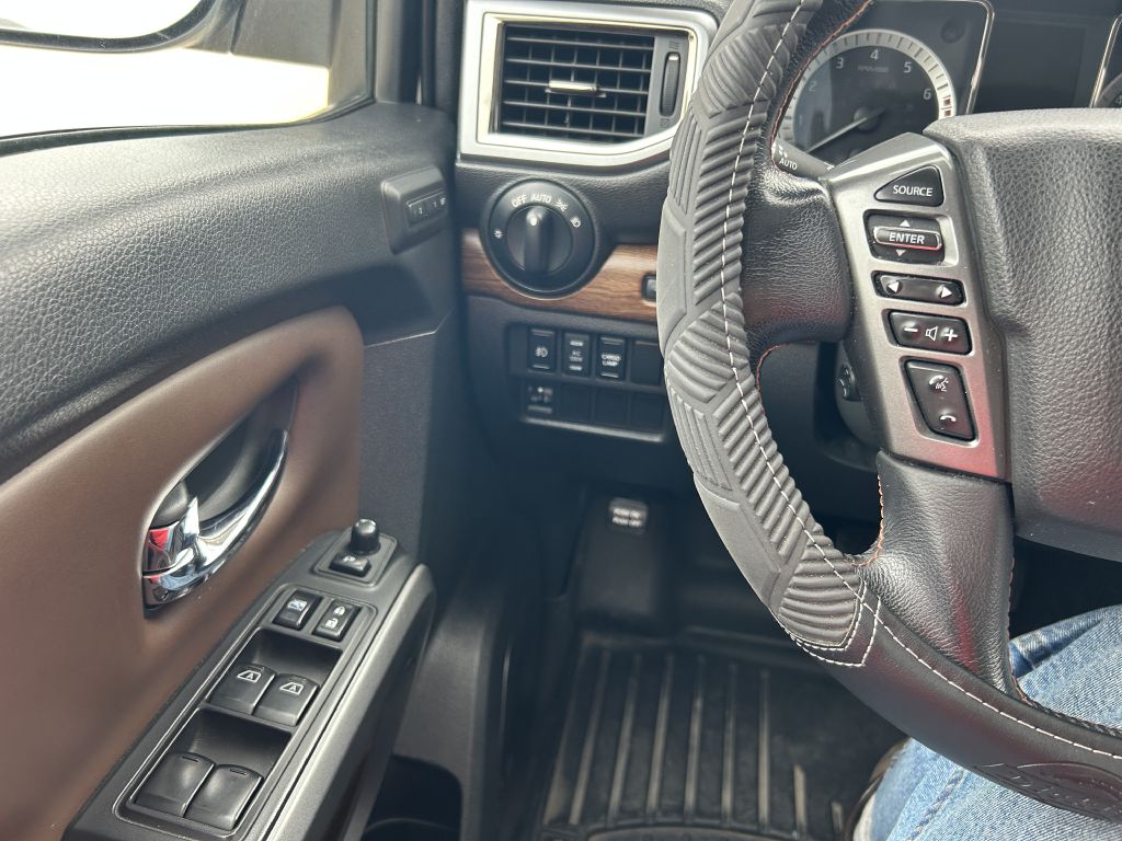Photo 16 of this NISSAN TITAN