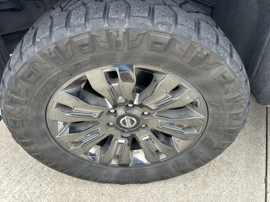Photo 20 of this NISSAN TITAN