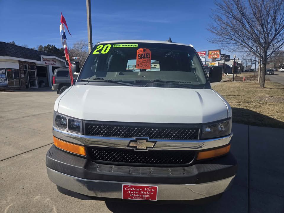 Additional photo of vehicle.