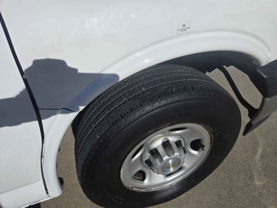 Additional photo of vehicle.