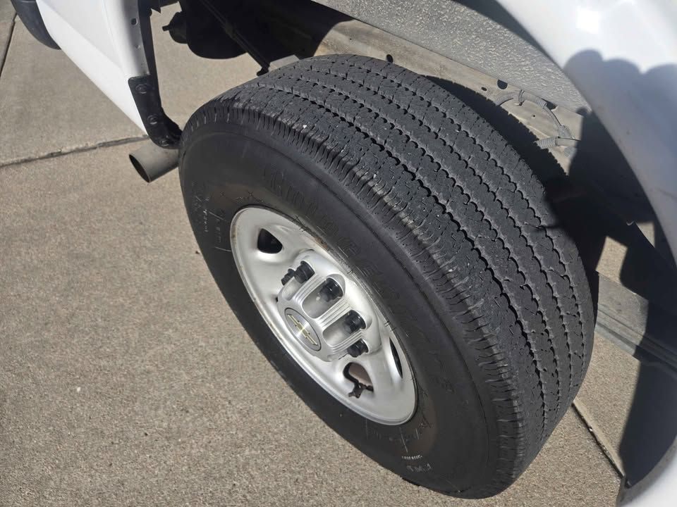 Additional photo of vehicle.