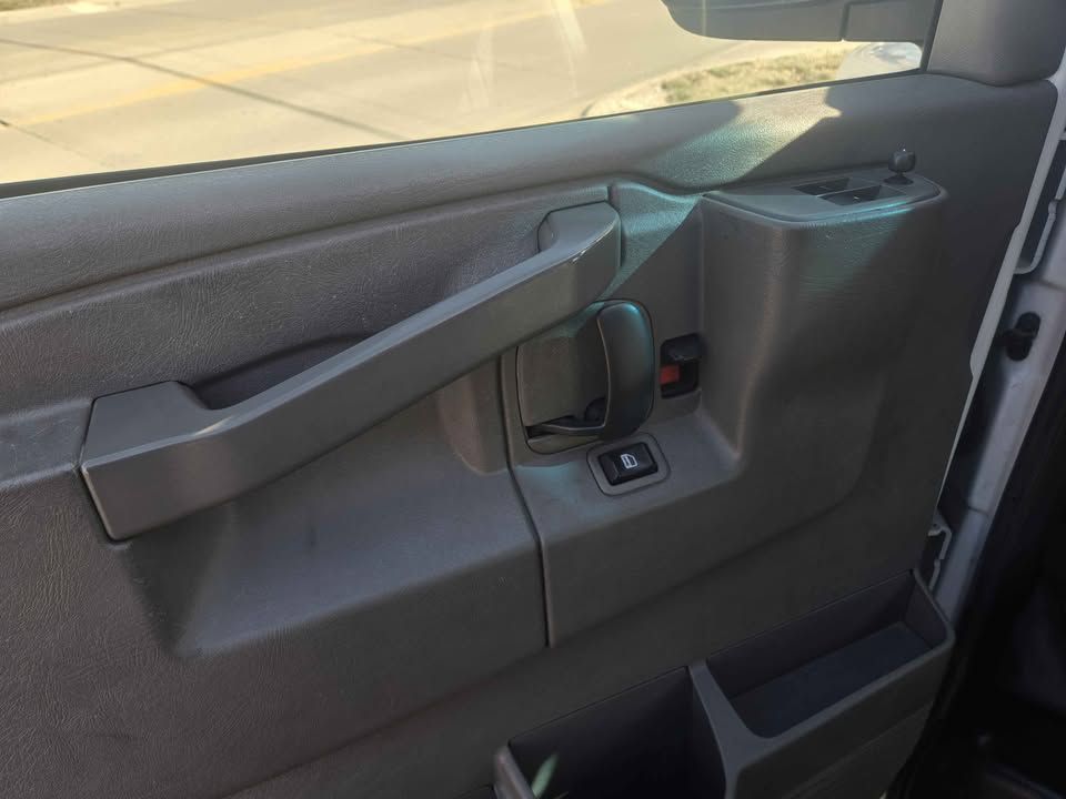 Additional photo of vehicle.