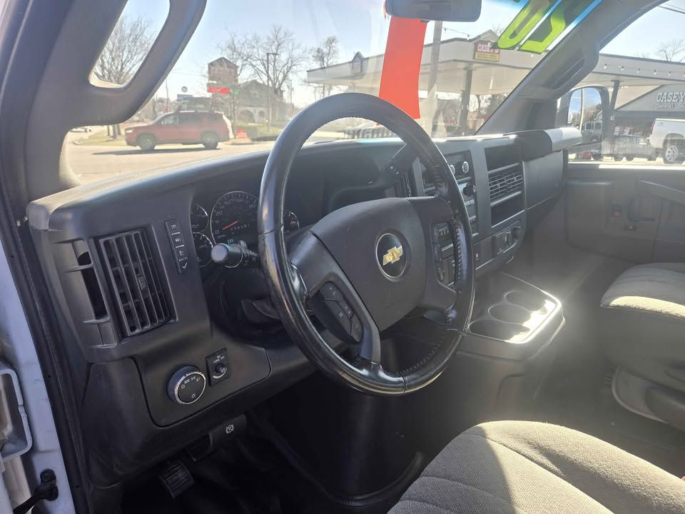 Additional photo of vehicle.