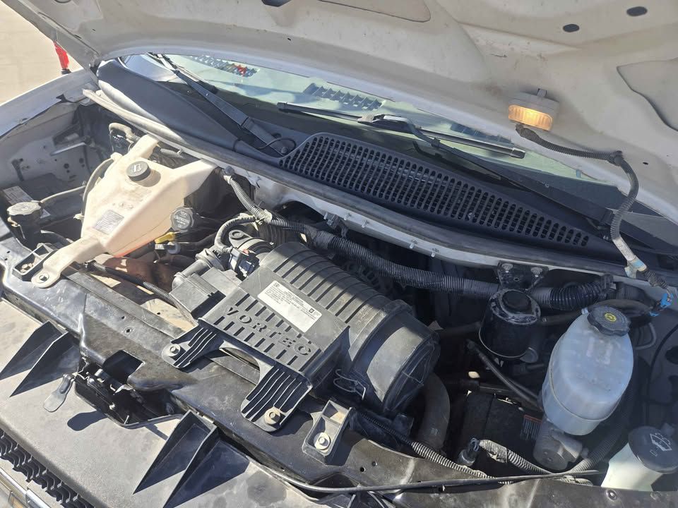 Additional photo of vehicle.