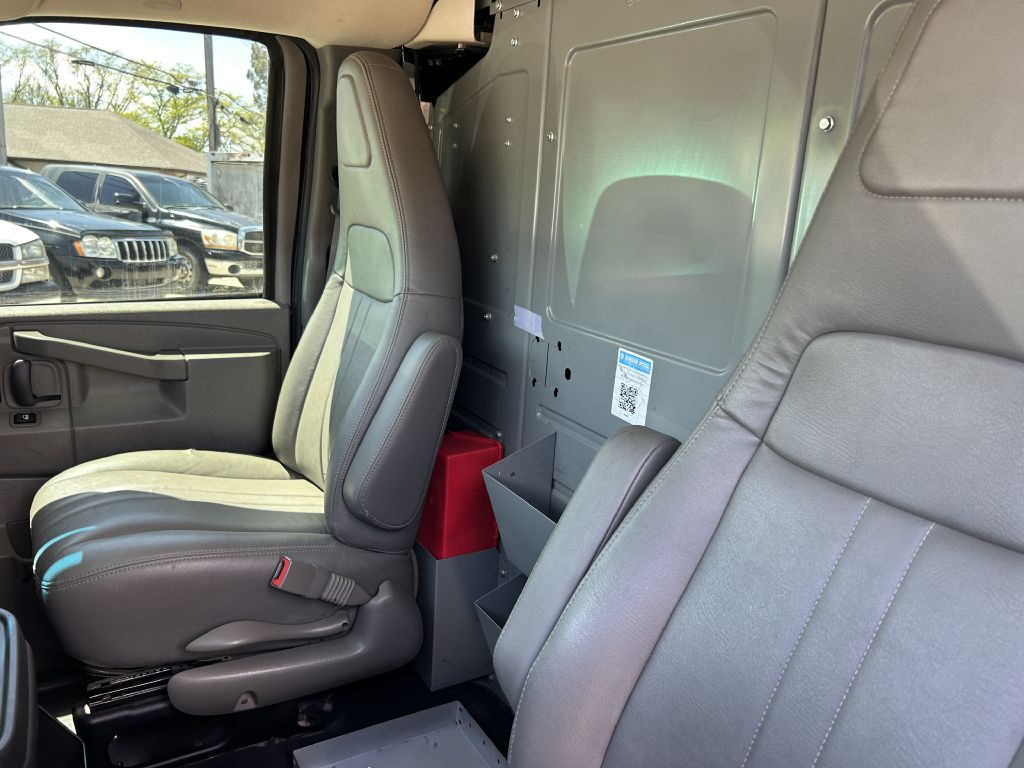 CHEVROLET EXPRESS G2500 2018 CHEVROLET EXPRESS G2500 1GCWGAFP4J1185746