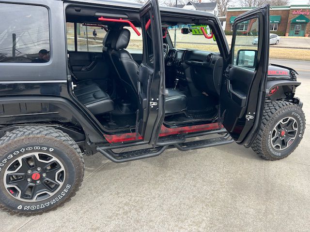 Additional photo of vehicle.