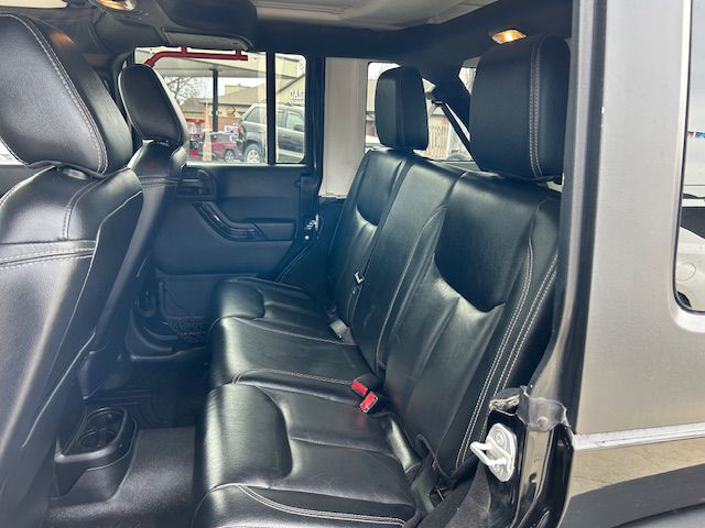 Additional photo of vehicle.