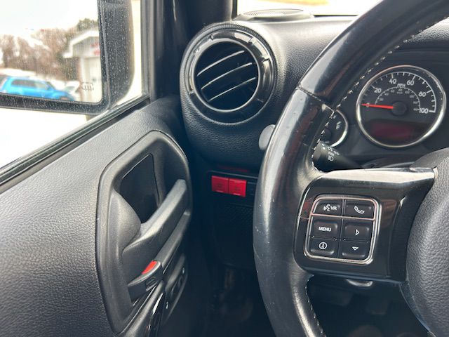 Additional photo of vehicle.