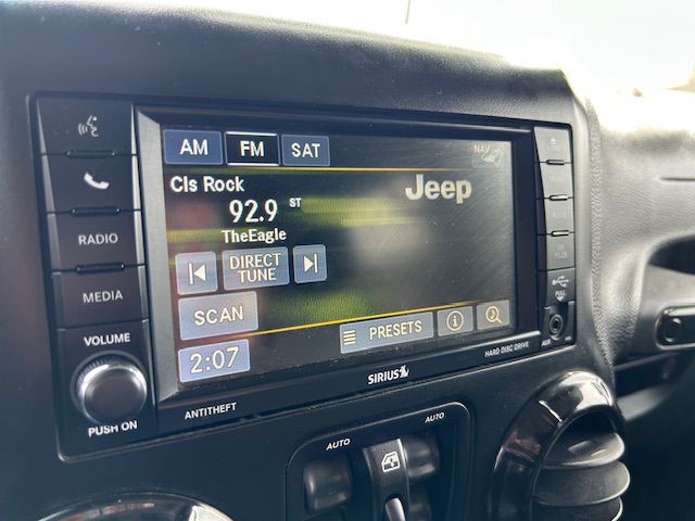 Additional photo of vehicle.