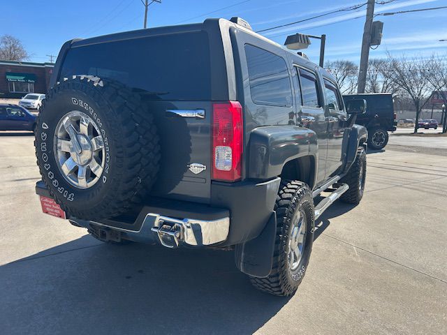 Additional photo of vehicle.