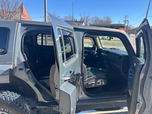 Additional photo of vehicle.