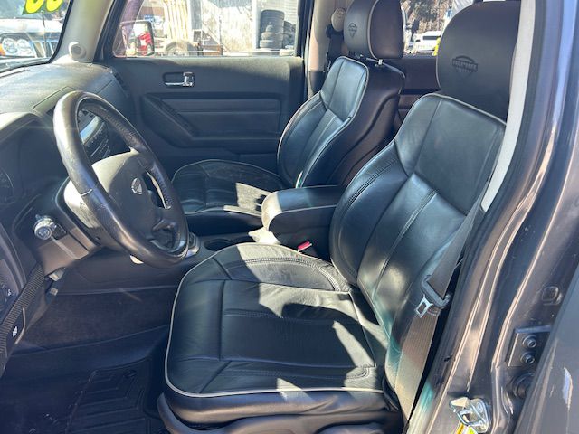 Additional photo of vehicle.