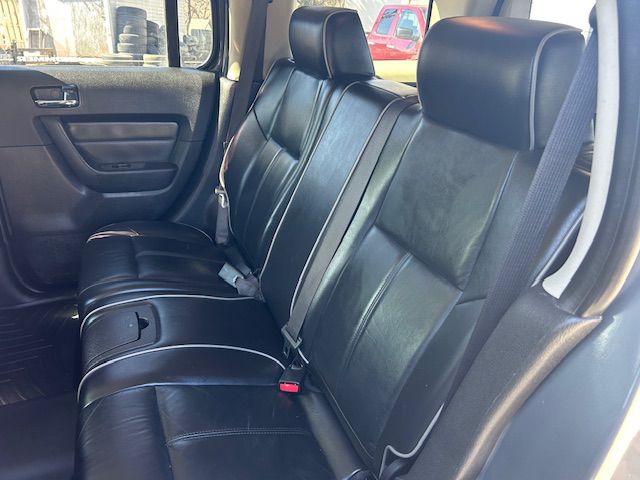 Additional photo of vehicle.