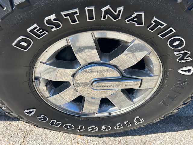 Additional photo of vehicle.