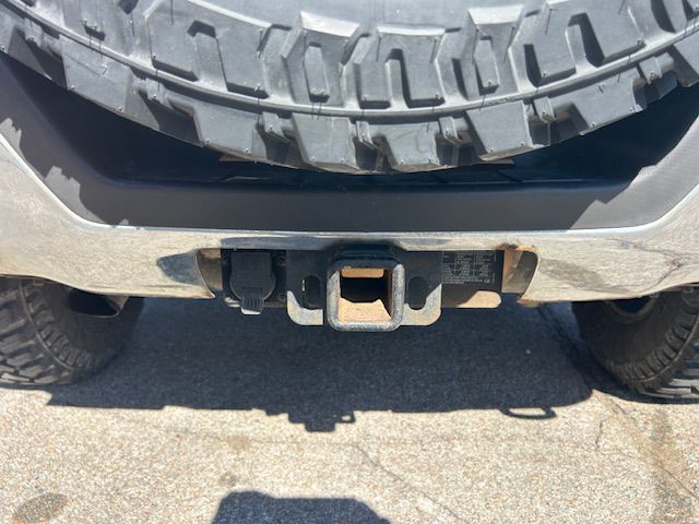 Additional photo of vehicle.