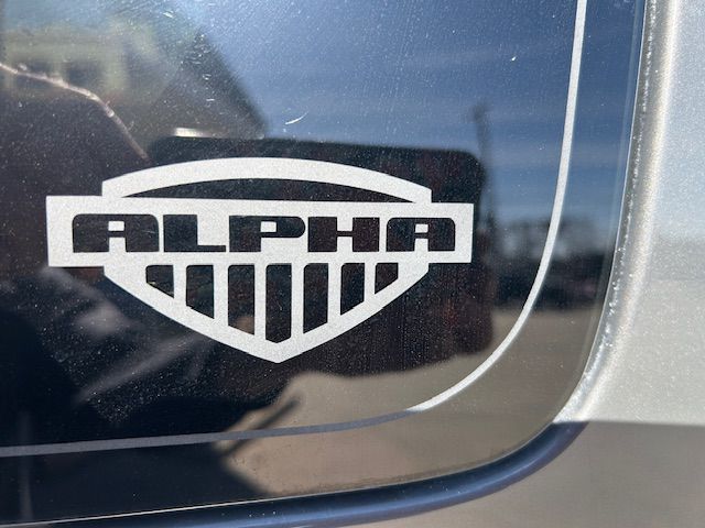 Additional photo of vehicle.